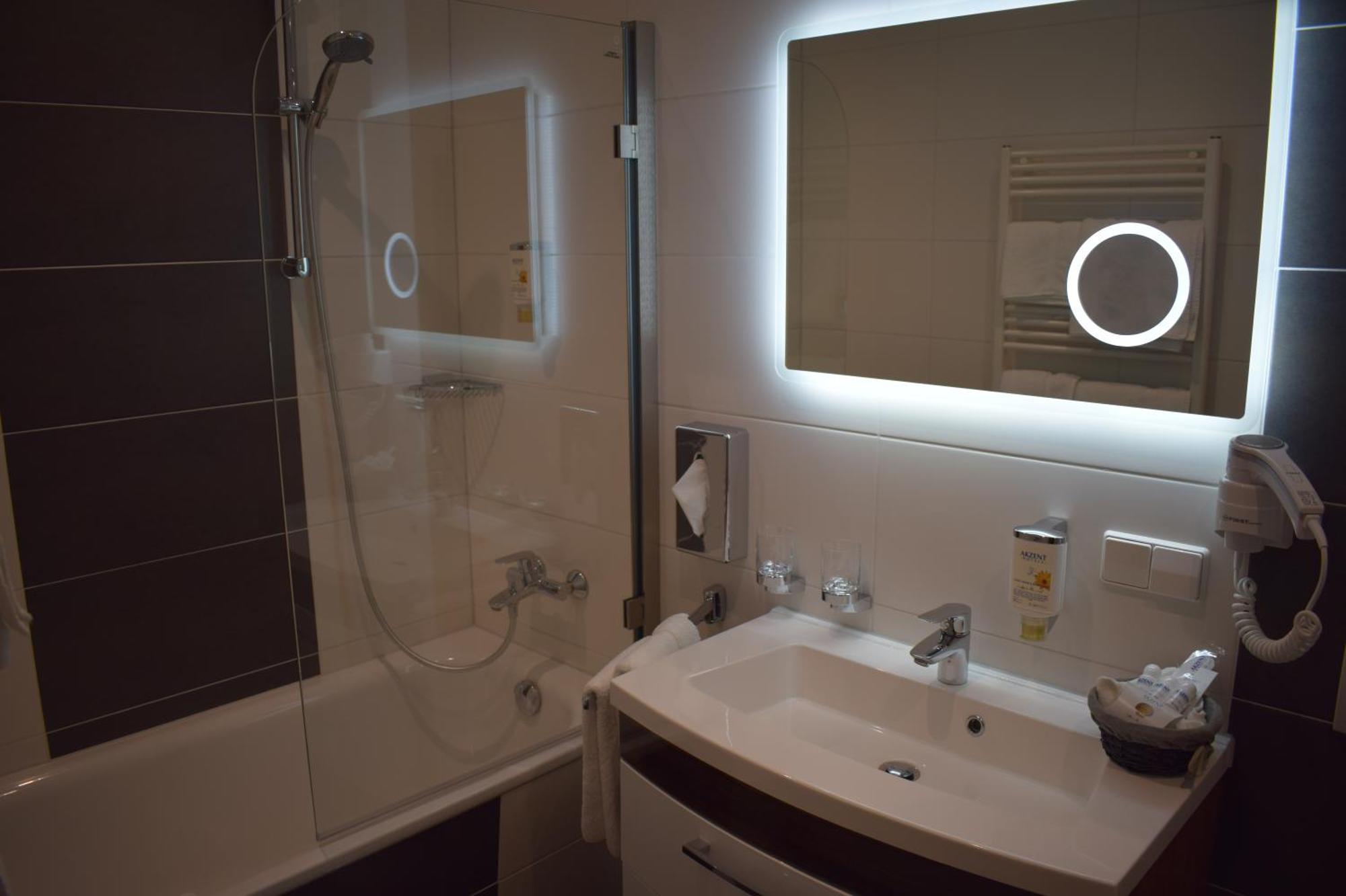 Akzent Hotel Goldner Hirsch Kamenz Luaran gambar