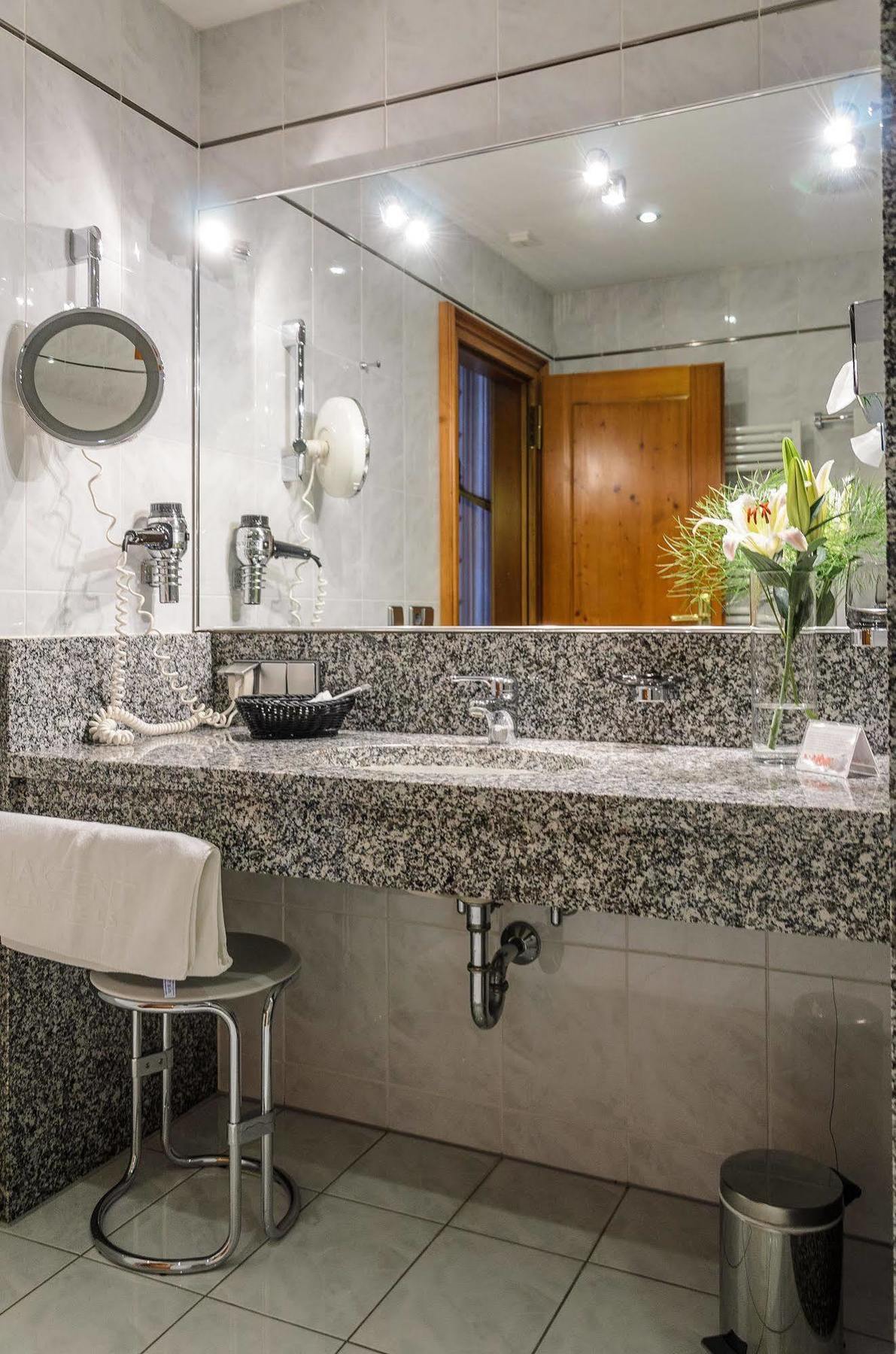 Akzent Hotel Goldner Hirsch Kamenz Luaran gambar