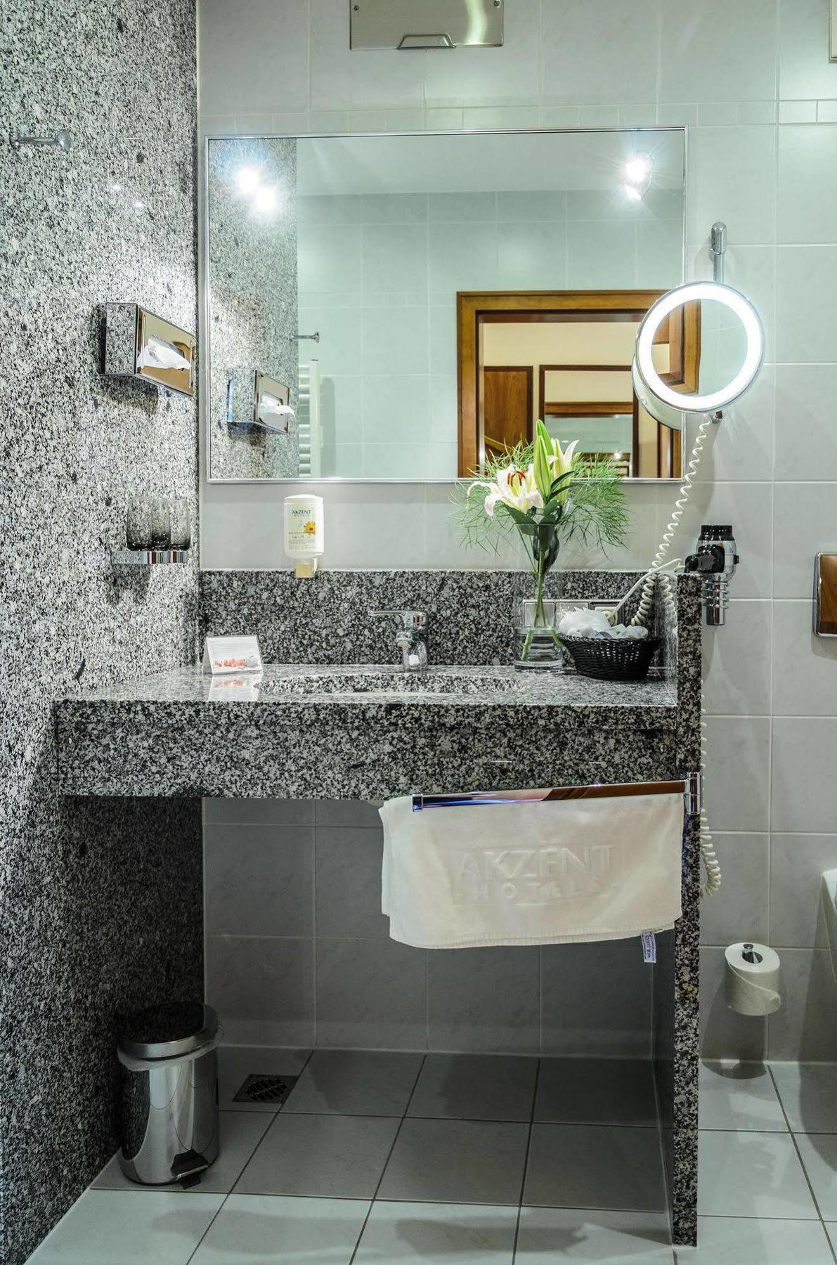 Akzent Hotel Goldner Hirsch Kamenz Luaran gambar
